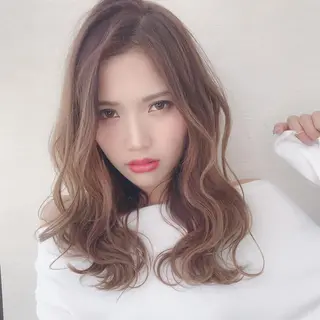 セミロング カラー ヤナ マネージャーのヘアスタイル