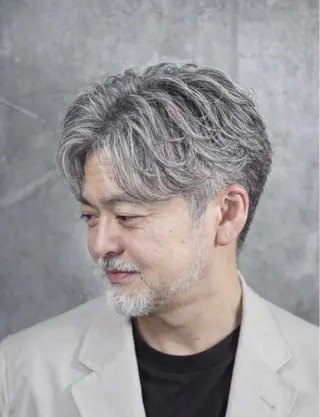 ミディアム パーマ メンズ ヒロ銀座ヘアーサロン 銀座一丁目店所属・HIRO GINZA 銀座一丁目店のヘアスタイル