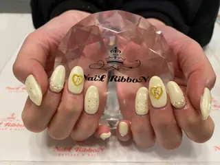 ネイル ネイルリボン 受付スタッフのネイルデザイン