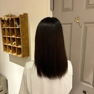 ミディアム 上村 七海のヘアスタイル