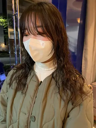 ミディアム パーマ tomo🍒パーマ ハイトーン似合わせのヘアスタイル