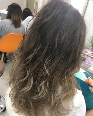 セミロング カラー 髪質改善 中川　翔のヘアスタイル