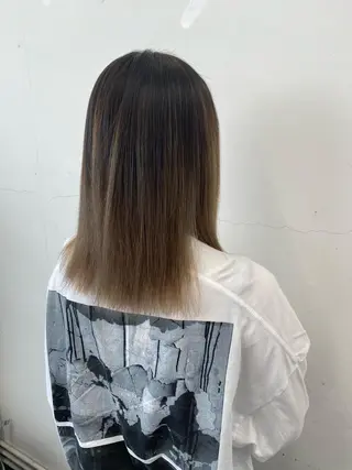 ミディアム カラー ヘアアレンジ nico TOKYO 渋谷所属・ブリーチ ハイトーン 特化🌈フジタハルキのヘアスタイル