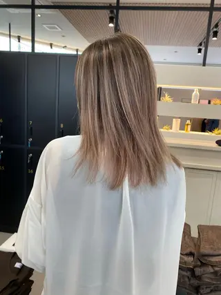 セミロング 及川 歩真のヘアスタイル