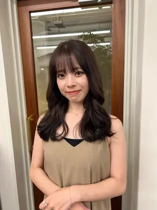 セミロング カラー Garland 表参道所属・ミディアムレイヤー/ 艶カラー🎀 emiのヘアスタイル