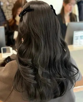 ロング カラー SALOWIN銀座一丁目所属・透明感カラー/レイヤ ーカット🤍miyuのヘアスタイル