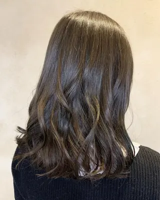 ミディアム カラー 平 ちひろのヘアスタイル