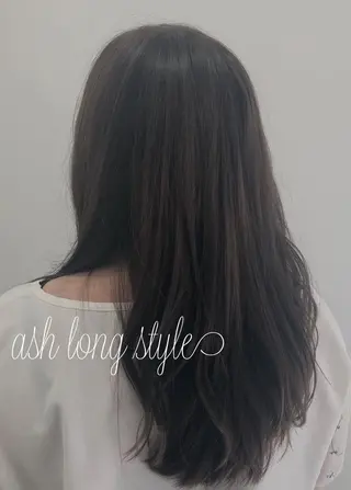 ロング カラー 中村 玲のヘアスタイル