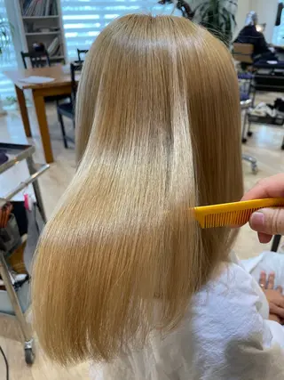 セミロング カラー UTSUGI所属・ブリーチ無し透明感 ケアカラー🌿かなみのヘアスタイル