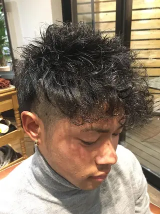 ショート パーマ メンズ 島田 竜也のヘアスタイル