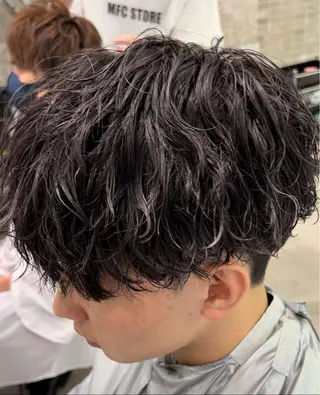 ショート パーマ メンズ SALOWIN横浜店所属・韓国パーマ/横浜 メンズブリーチのヘアスタイル