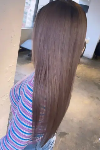 セミロング ヘアローラン所属・💕 manaka🌺のヘアスタイル