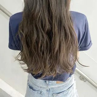ロング カラー ハル🌸柔色/ ブリーチなし/艶髪のヘアスタイル