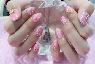 ネイル マツエク・マツパ AB マツエクネイルサロンのネイルデザイン