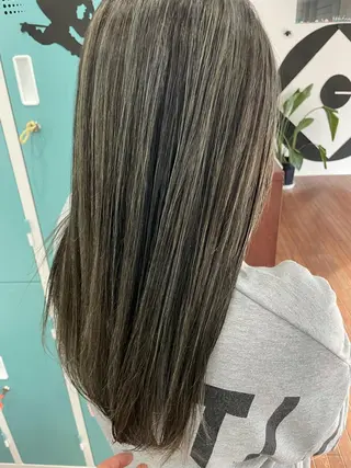ロング カラー ALOHANA 津店所属・TSUBASA▫️ ブリーチ#エクステのヘアスタイル