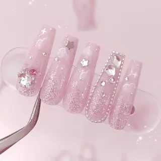 ネイル nailsalon Miss Shirley所属・Miss Shirley新宿のネイルデザイン