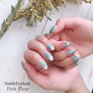 ネイル Petit Fleur所属・青柳 亜梨奈のマツエク・マツパデザイン