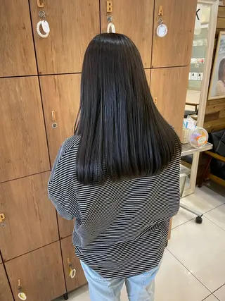 ロング カラー 透明感color吉田 沙羅のヘアスタイル