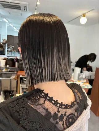 ミディアム ボブ/レイヤー/ ショートcovo代表のヘアスタイル