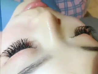 マツエク・マツパ リン リンのネイルデザイン