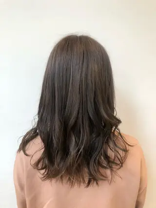 カラー 青井 梨紗のヘアスタイル