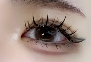 マツエク・マツパ FLY NAIL&Eyelash Salon 梅田店所属・YUKI FUKUMARUのマツエク・マツパデザイン