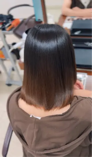 ミディアム 越納 陸のヘアスタイル