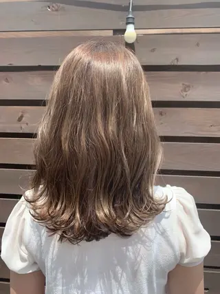 ミディアム カラー 栞南🌼/艶カラー/ 髪質改善/ナチュラルのヘアスタイル