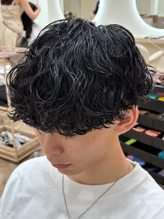 ショート パーマ メンズ パーマ職人DAIKI ツイスパ/波巻きのヘアスタイル