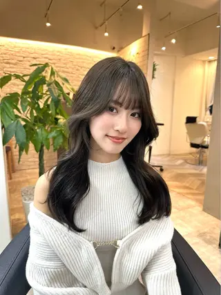 セミロング カラー 艶髪レイヤー顔周り グレージュ添田晃基のヘアスタイル