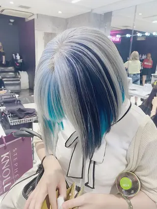 ショート カラー メンズ JuNブリーチに 縮毛矯正するプロのヘアスタイル