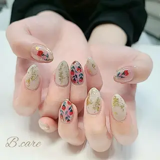 ネイル ビーケア自由が丘所属・えみ えみのネイルデザイン