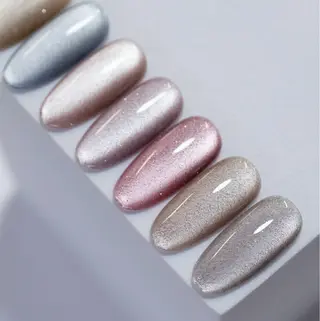 ネイル 鈴木 愛理のネイルデザイン