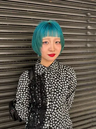 ショート カラー naito/ブリーチ /エクステ/縮毛のヘアスタイル