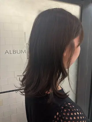 ミディアム 成田 楓のヘアスタイル