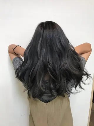 ロング カラー 浅岡 のどかのヘアスタイル