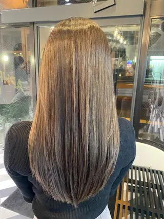 セミロング APHRODITE マスダのヘアスタイル