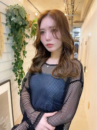 ミディアム カラー AiM 大名　似合わせカットのヘアスタイル