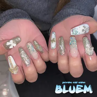 ネイル BLUEM なな🐶のネイルデザイン