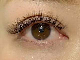 マツエク・マツパ まつ毛専門店　mauvé所属・横道 亜美のマツエク・マツパデザイン