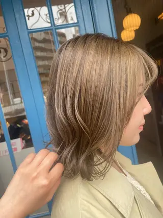 ミディアム 柳井 瑠菜のヘアスタイル