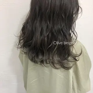 セミロング カラー GLROW haruhiのヘアスタイル