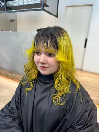 セミロング カラー ヘアアレンジ ハイトーン特化 pepe🎀のヘアスタイル