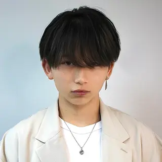 メンズ ラウンドマッシュ/ フェザーショート大阪のヘアスタイル