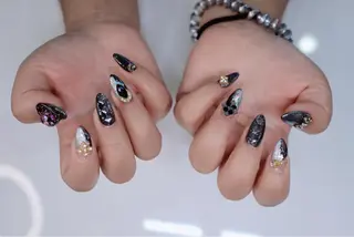 ミディアム Kaka Nailsのネイルデザイン