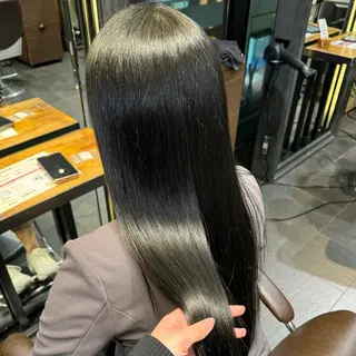 ロング カラー 松木 花鈴のヘアスタイル