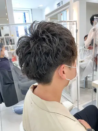 パーマ メンズ 伊佐 愛のヘアスタイル