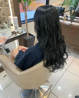 ロング カラー 羽エクステ🩷 🤍まき🤍のヘアスタイル
