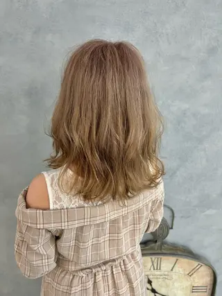 ミディアム 嶋田 久純のヘアスタイル