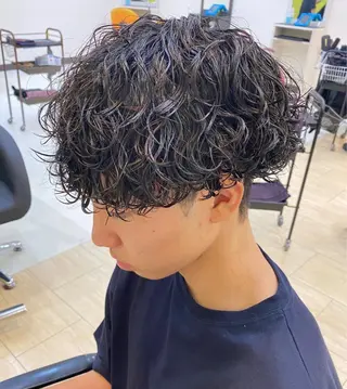 メンズ 年間2000名担当◎ パーマ職人/仲原佑樹のヘアスタイル